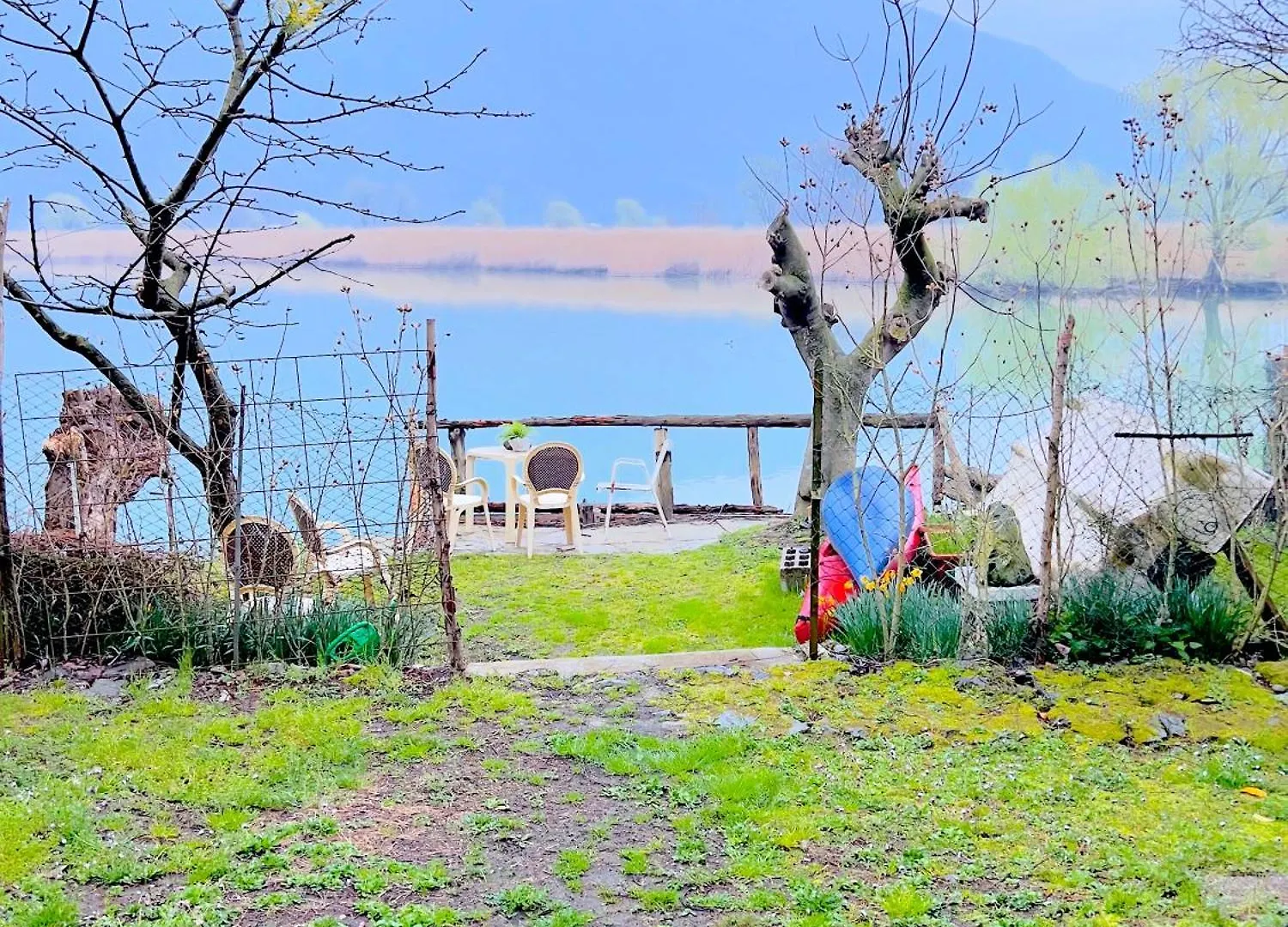 Dascio Lake Garden Serenity